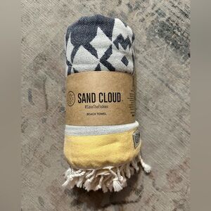 NWT Sand Cloud Beach Towel color: White, Blue, Yellow